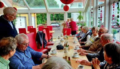 im Café Knusperhäuschen im Café Knusperhäuschen